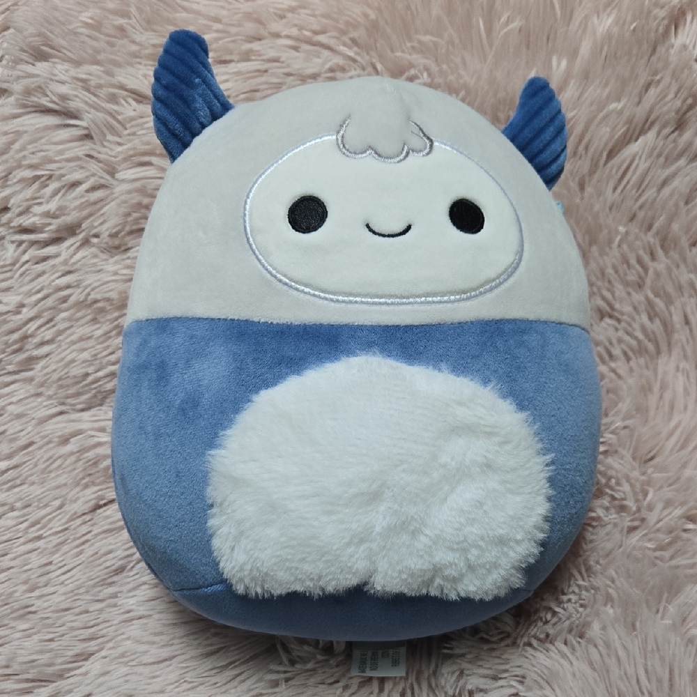Horace The Yetti Squishmallow Adorable Blue, Gray and White Plush 8 Inches